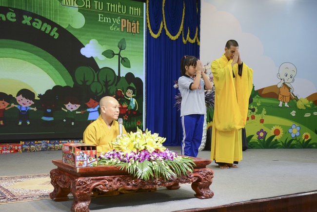 Khóa tu thiếu nhi “Em về bên Phật”