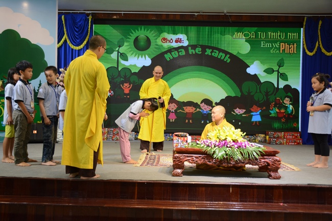 Khóa tu thiếu nhi “Em về bên Phật”