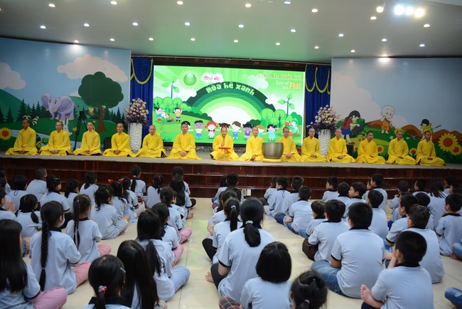 Khóa tu thiếu nhi “Em về bên Phật”