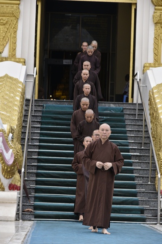 Visiting Kyaikawine Monastery and some Buddhist Holy Places in Bago City