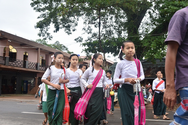Visiting Kyaikawine Monastery and some Buddhist Holy Places in Bago City