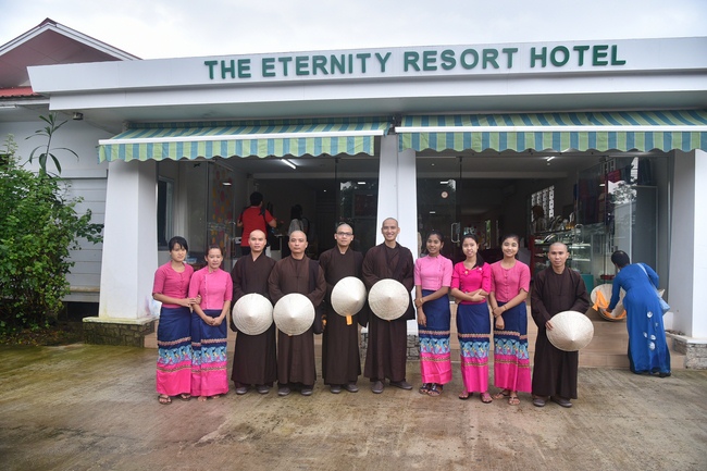 Visiting Kyaikawine Monastery and some Buddhist Holy Places in Bago City