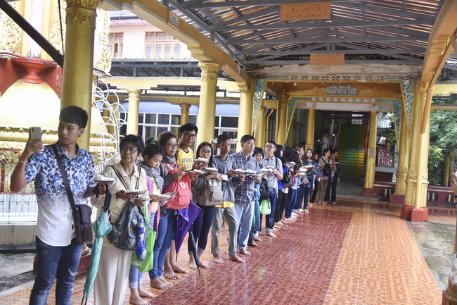 Visiting Kyaikawine Monastery and some Buddhist Holy Places in Bago City