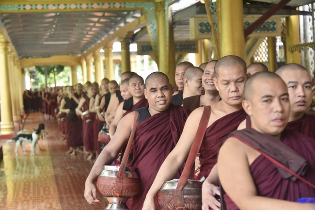 Visiting Kyaikawine Monastery and some Buddhist Holy Places in Bago City