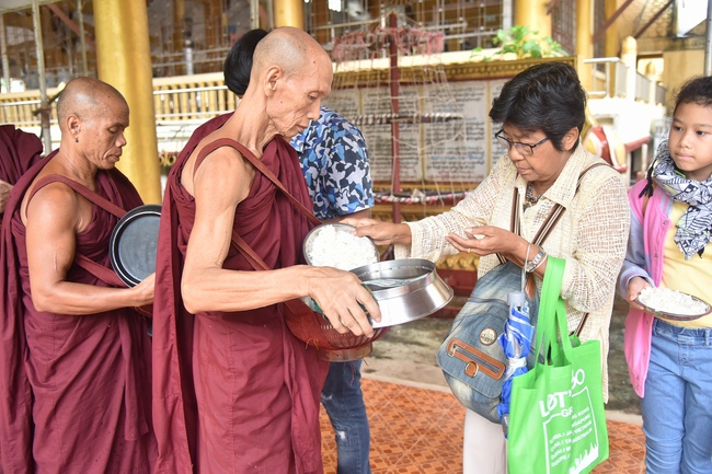 Visiting Kyaikawine Monastery and some Buddhist Holy Places in Bago City