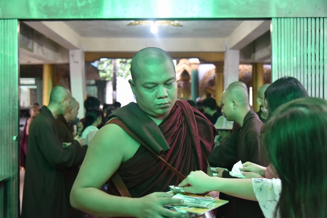 Visiting Kyaikawine Monastery and some Buddhist Holy Places in Bago City