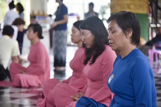 Visiting Kyaikawine Monastery and some Buddhist Holy Places in Bago City