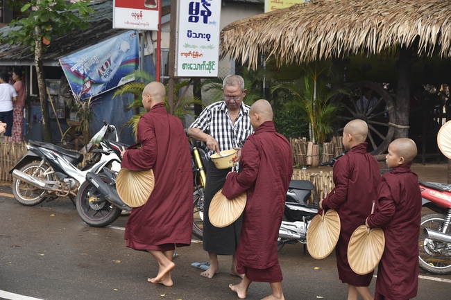 Visiting Kyaikawine Monastery and some Buddhist Holy Places in Bago City