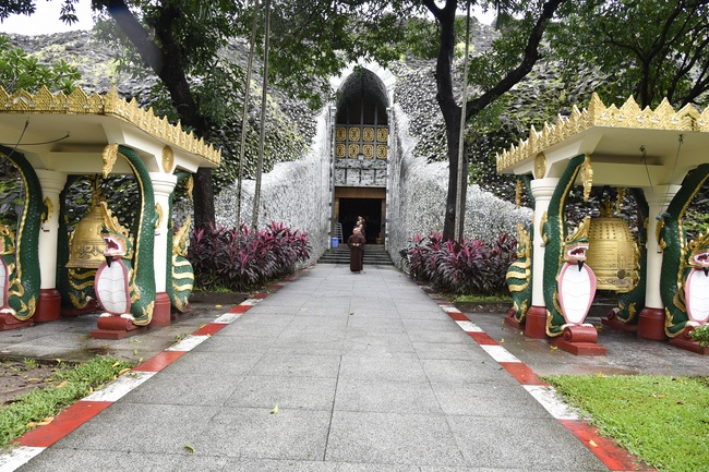 Visiting Kyaikawine Monastery and some Buddhist Holy Places in Bago City