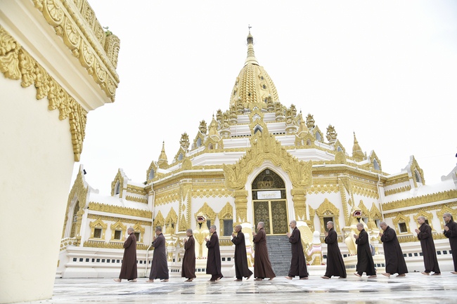 Visiting Kyaikawine Monastery and some Buddhist Holy Places in Bago City