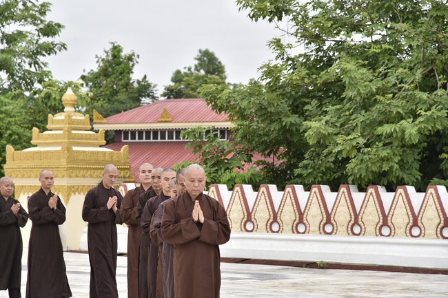 Visiting Kyaikawine Monastery and some Buddhist Holy Places in Bago City