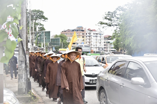 Visiting Mahasi Sasana Yeiktha Monastery and Dai Phuoc Temple in Myanmar