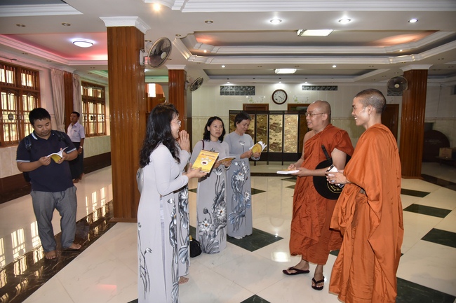 Visiting Mahasi Sasana Yeiktha Monastery and Dai Phuoc Temple in Myanmar