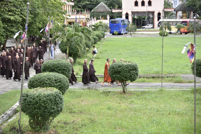 Visiting Mahasi Sasana Yeiktha Monastery and Dai Phuoc Temple in Myanmar