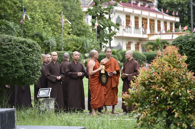 Visiting Mahasi Sasana Yeiktha Monastery and Dai Phuoc Temple in Myanmar