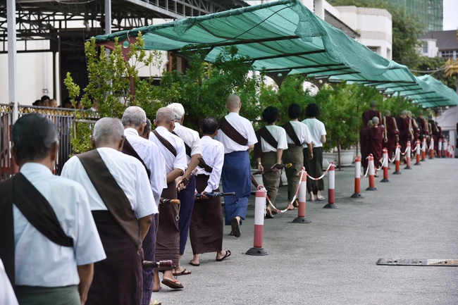 Visiting Mahasi Sasana Yeiktha Monastery and Dai Phuoc Temple in Myanmar