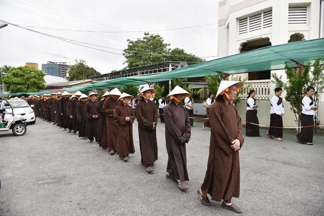 Visiting Mahasi Sasana Yeiktha Monastery and Dai Phuoc Temple in Myanmar