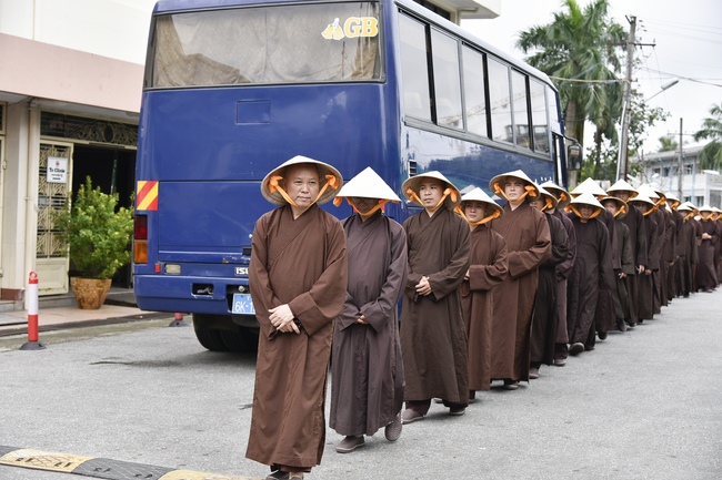 Visiting Mahasi Sasana Yeiktha Monastery and Dai Phuoc Temple in Myanmar
