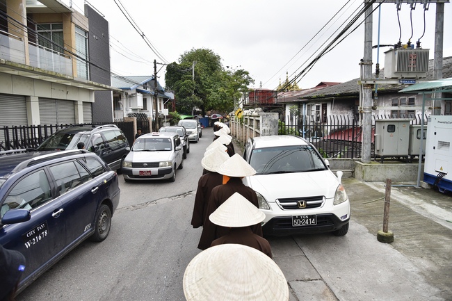 Visiting Mahasi Sasana Yeiktha Monastery and Dai Phuoc Temple in Myanmar