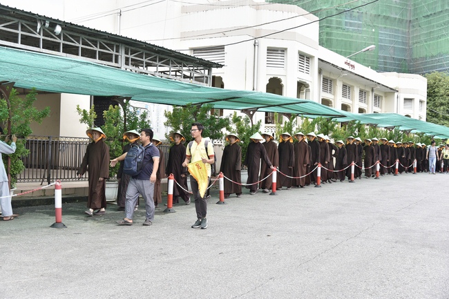 Visiting Mahasi Sasana Yeiktha Monastery and Dai Phuoc Temple in Myanmar
