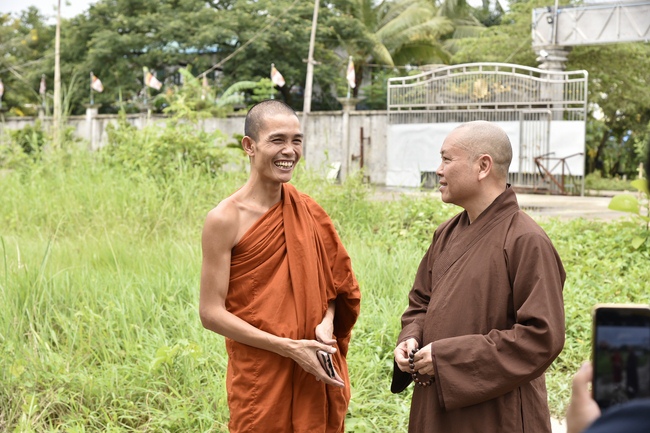 Visiting Mahasi Sasana Yeiktha Monastery and Dai Phuoc Temple in Myanmar