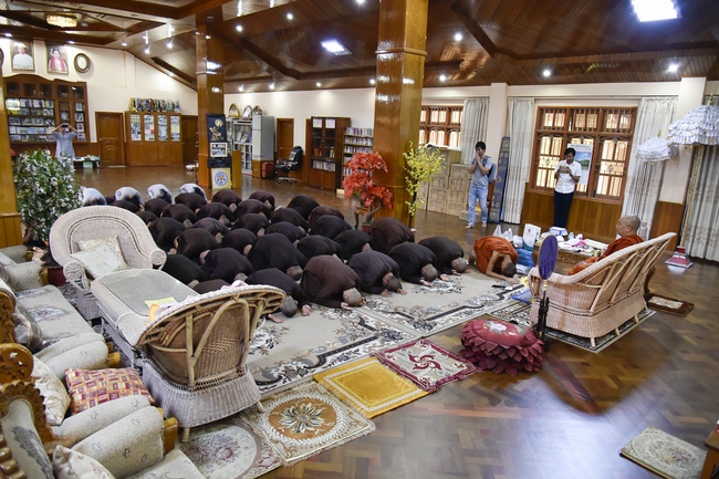Visiting Mahasi Sasana Yeiktha Monastery and Dai Phuoc Temple in Myanmar