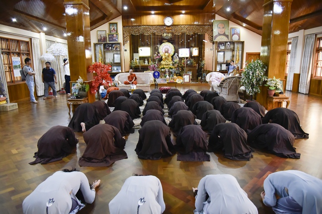 Visiting Mahasi Sasana Yeiktha Monastery and Dai Phuoc Temple in Myanmar
