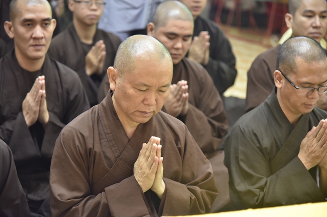 Thăm tu viện Paramitone wine - Yangon