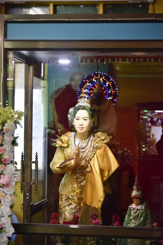 Thăm tu viện Paramitone wine - Yangon