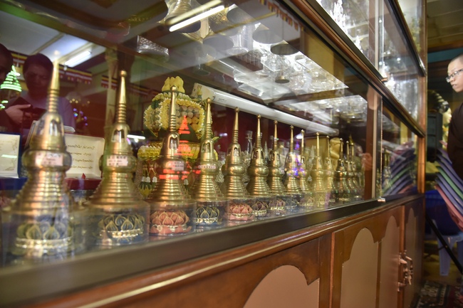 Thăm tu viện Paramitone wine - Yangon