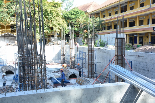 Foundation Pouring the Ground Floor of the Multifunctional Building