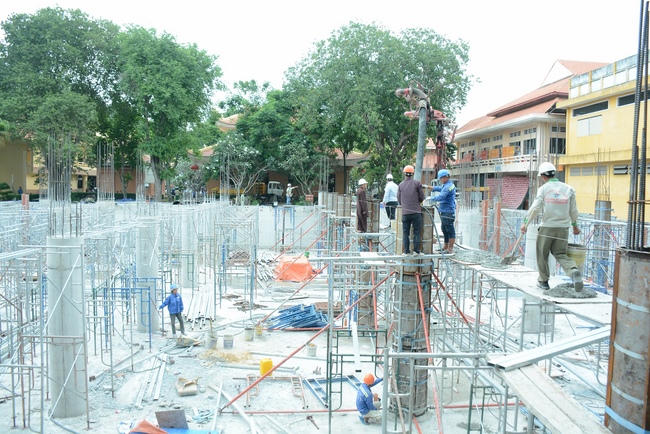 Foundation Pouring the Ground Floor of the Multifunctional Building