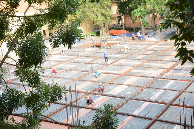 Foundation Pouring the Ground Floor of the Multifunctional Building