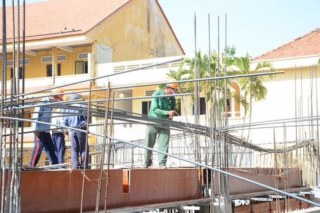 Foundation Pouring the Ground Floor of the Multifunctional Building