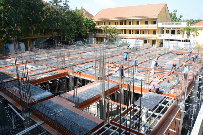 Foundation Pouring the Ground Floor of the Multifunctional Building
