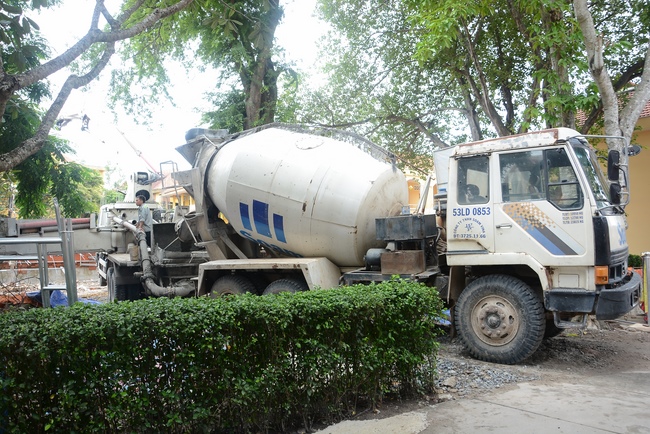 Foundation Pouring the Ground Floor of the Multifunctional Building