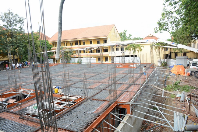 Foundation Pouring the Ground Floor of the Multifunctional Building