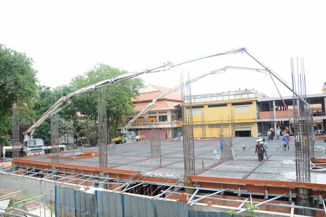 Foundation Pouring the Ground Floor of the Multifunctional Building