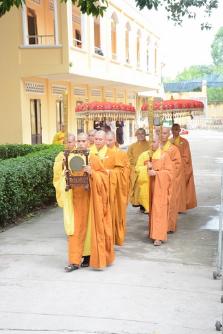 Hòa thượng Thích Minh Chơn thăm Trường hạ Hoằng Pháp