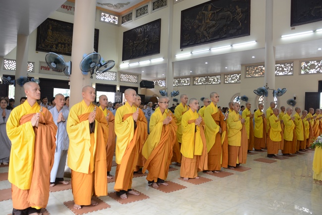 Hòa thượng Thích Minh Chơn thăm Trường hạ Hoằng Pháp