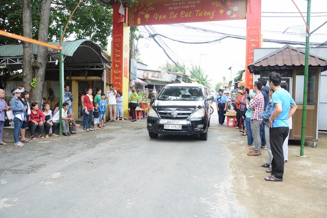 Hòa thượng Thích Minh Chơn thăm Trường hạ Hoằng Pháp