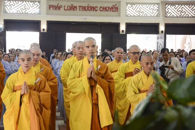 Hòa thượng Thích Minh Chơn thăm Trường hạ Hoằng Pháp