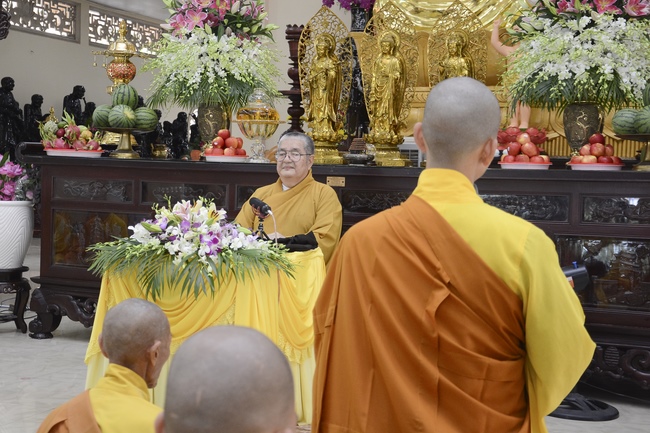 Hòa thượng Thích Minh Chơn thăm Trường hạ Hoằng Pháp