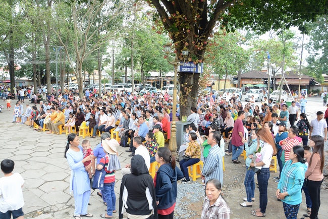 Hòa thượng Thích Minh Chơn thăm Trường hạ Hoằng Pháp