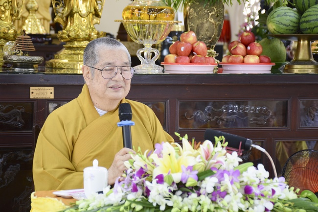 Hòa thượng Thích Minh Chơn thăm Trường hạ Hoằng Pháp