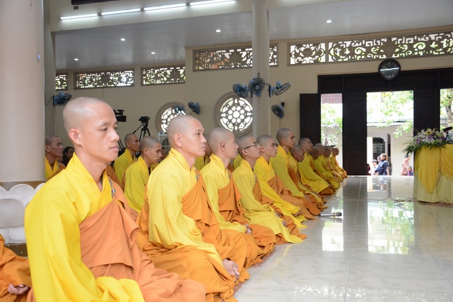 Hòa thượng Thích Minh Chơn thăm Trường hạ Hoằng Pháp