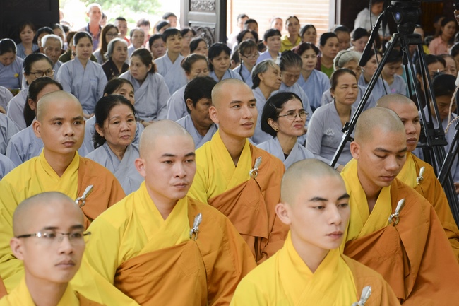 Hòa thượng Thích Minh Chơn thăm Trường hạ Hoằng Pháp