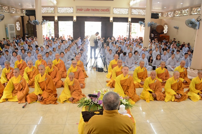 Hòa thượng Thích Minh Chơn thăm Trường hạ Hoằng Pháp