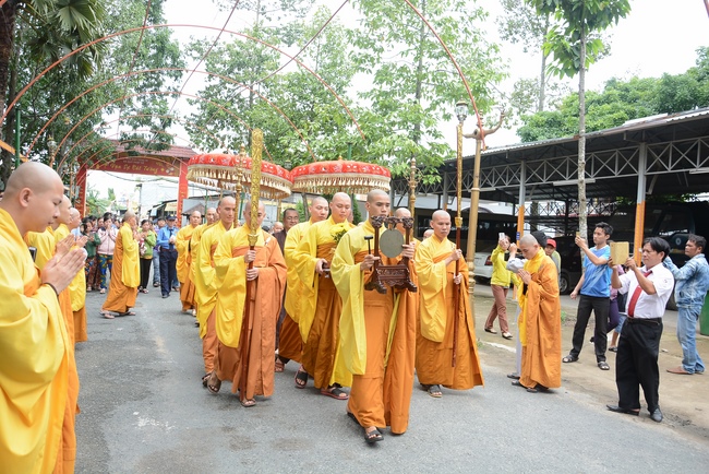 Hòa thượng Thích Minh Chơn thăm Trường hạ Hoằng Pháp