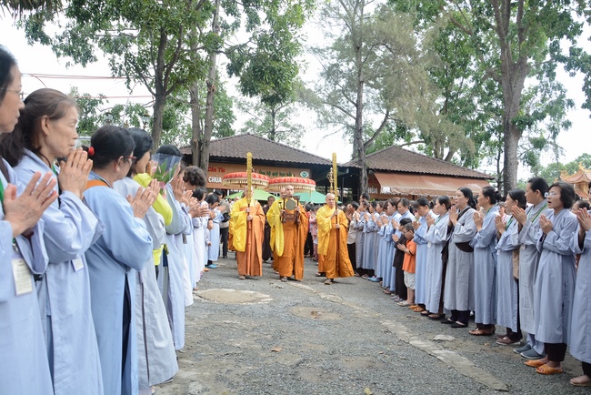 Hòa thượng Thích Minh Chơn thăm Trường hạ Hoằng Pháp
